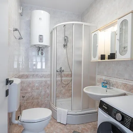 White Sunshine Apartment *