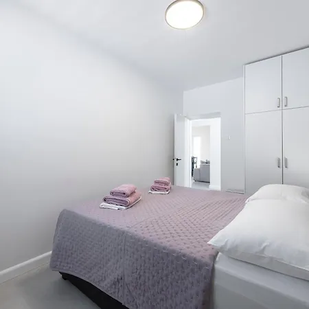 Apartment White Sunshine