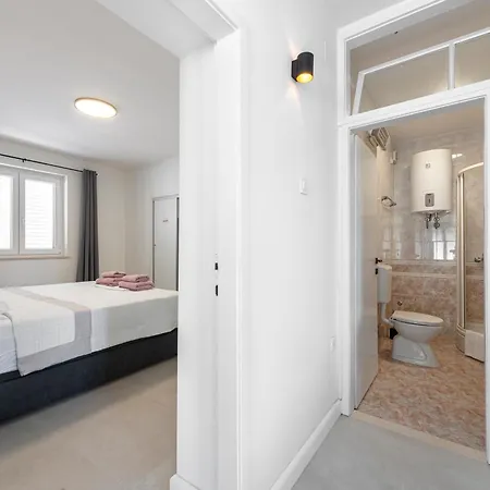 White Sunshine Apartment *