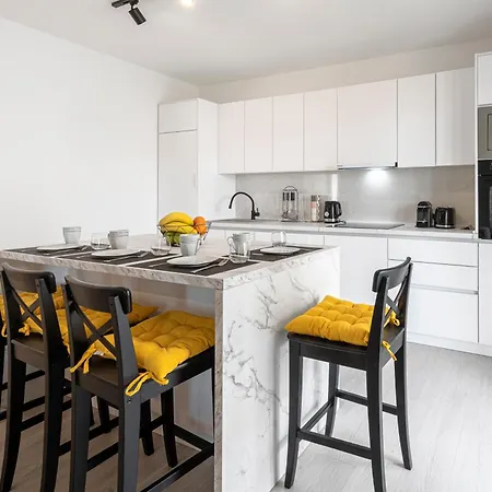 Apartment White Sunshine *